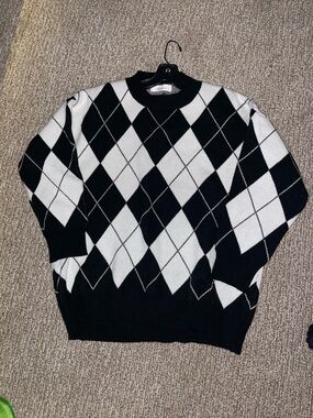 Source Unknown Black & White Argyle Crewneck Sweater